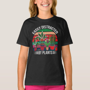 Leicht durch Pflanze im Gartenbau abgelenkt T-Shirt