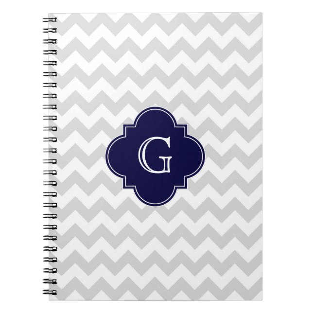 Leicht graue Zickzack Navy Quatrefolienmonogramm Notizblock (Vorderseite)