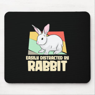 Leicht vom Kaninchen abgelenkt Mousepad
