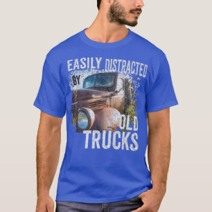 Leicht von alten Lieferwagen-LKWs abgelenkt T-Shirt
