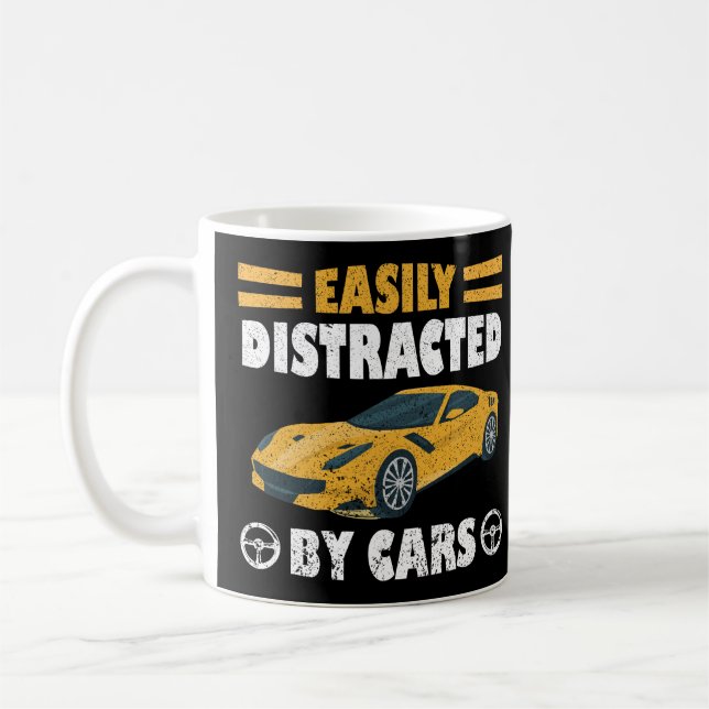 Leicht von Autos abgelenkt Kaffeetasse (Links)