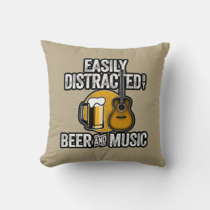 Leicht von Bier- und Musikwürfelkissen abgelenkt Kissen