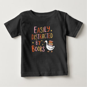 Leicht von Büchern abgelenkt Baby T-shirt