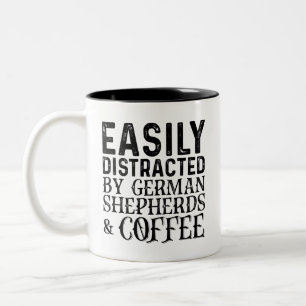 Leicht von deutschen Hirten und Kaffee abgelenkt Zweifarbige Tasse