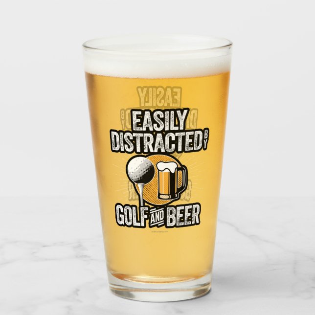 Leicht von Golf und Bier abgelenkt Glas (Vorne (Gefüllt))
