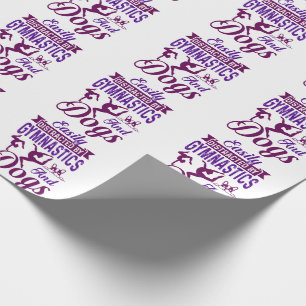 Leicht von Gymnastik und Hunden abgelenkt Geschenkpapier