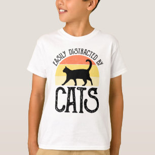 Leicht von Katzen abgelenkt T-Shirt