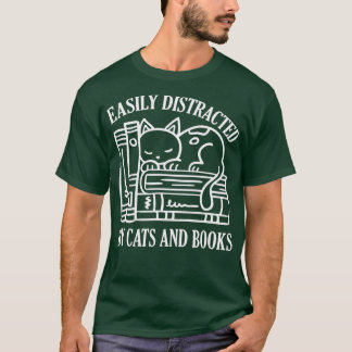 Leicht von Katzen und Büchern abgelenkt T-Shirt