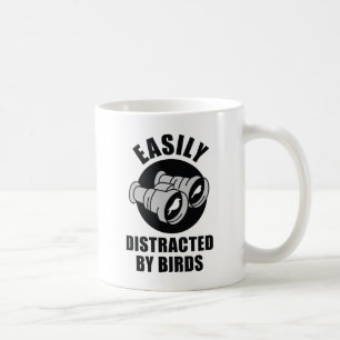 leicht von Vögeln abgelenkt Kaffeetasse