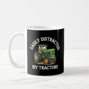 Leicht von Zugmaschinen abgelenkt Kaffeetasse