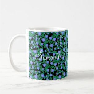 Leichte Lila Blume mit Blumenmuster und Pflanze mi Kaffeetasse