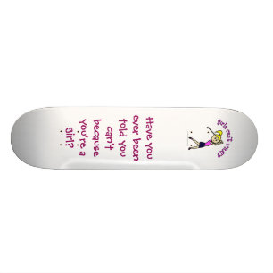 Leichtweiblicher Golfer Skateboard