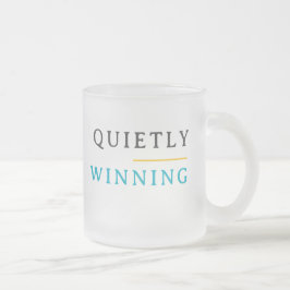 Leise Gewinnen – Minimale Typografie  Mattglastasse
