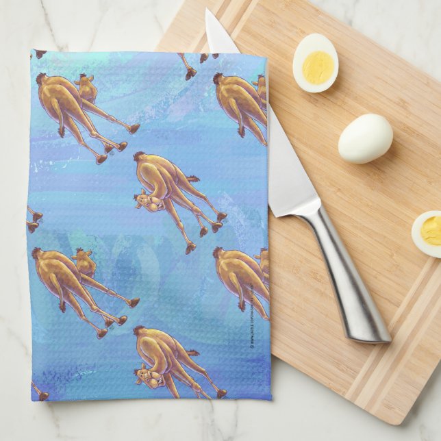 Leiter und Schwanz Camel Pattern auf blau Geschirrtuch (Viertel Falte)