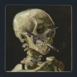 Leiter von Skeleton bei Zigarette von Van Gogh Quadratische Wanduhr<br><div class="desc">Leiter eines Skeletts mit brennender Zigarette von Vincent Van Gogh, Öl auf der Leinwand 1886, ist eine bemalte Ölstudie eines menschlichen Schädels und oberen Skeletts, in den Mund, in den der Künstler eine brennende Zigarette, die eine Wirkung, die makabre und humorvoll. Wahrscheinlich bemalt, während Van Gogh Anfang des Jahres in...</div>