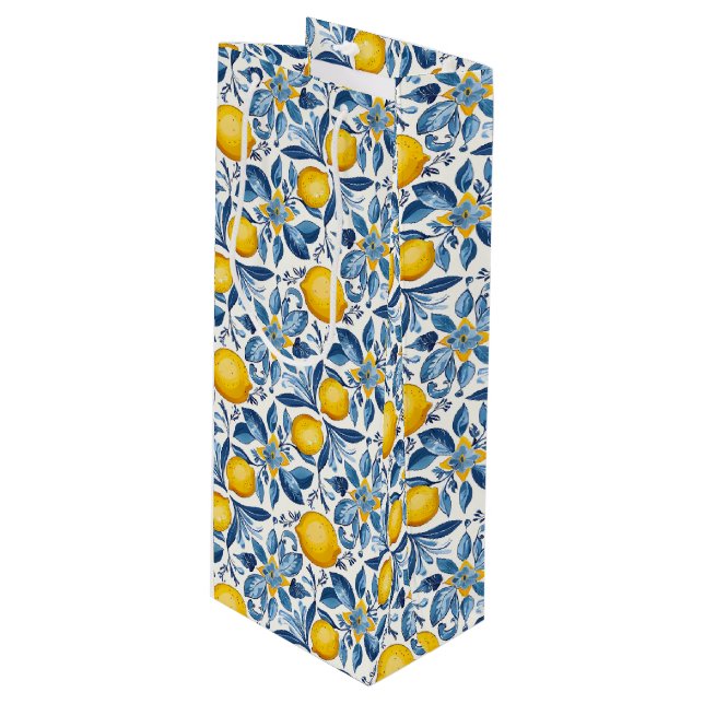 Lemon Botanical Blue and Yellow Summer Print Geschenktüte Für Weinflaschen (Vorderseite Schrägansicht)