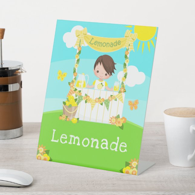 Lemonade Stand Birthday Brown Hair Boy Sockelschild (In SItu)
