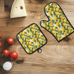Lemons Yellow Kitchen Koch Cook Geschenk<br><div class="desc">Dieses Design kann durch Auswahl der Option Design bearbeiten personalisiert werden. Sie können auch auf andere Gegenstände übertragen. Kontaktieren Sie mich unter colorflowcreations@gmail.com oder nutzen Sie die Chat-Option oben auf der Seite, wenn Sie dieses Design auf einem anderen Produkt haben möchten oder Hilfe bei diesem Design benötigen. Ich kann bei...</div>