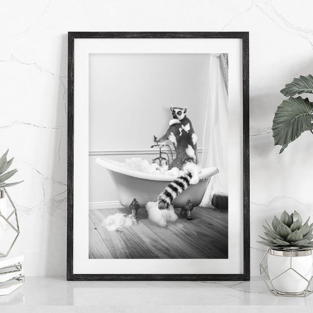 Lemur in einer Badewanne Poster (Von Creator hochgeladen)