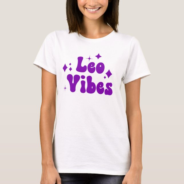Leo Vibes Zodiac Astrologie Lila Sterne T-Shirt (Vorderseite)