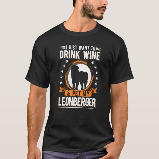 Leonberger And Wine   T-Shirt (Vorderseite)