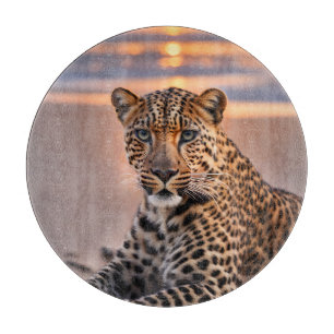 Leopard am Strand Schneidebrett
