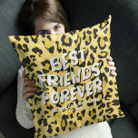 Leopard BESTE FREUNDIN Best Friends Forever Kissen<br><div class="desc">Moderne BESTE FREUNDIN Freundschaft werfen Kissen mit einem tierischen Leopardenmuster Hintergrund,  die Worte "die besten Freunde für immer",  Sie und Ihre Bestien Namen,  und das Jahr,  in dem Sie Freunde geworden sind.</div>