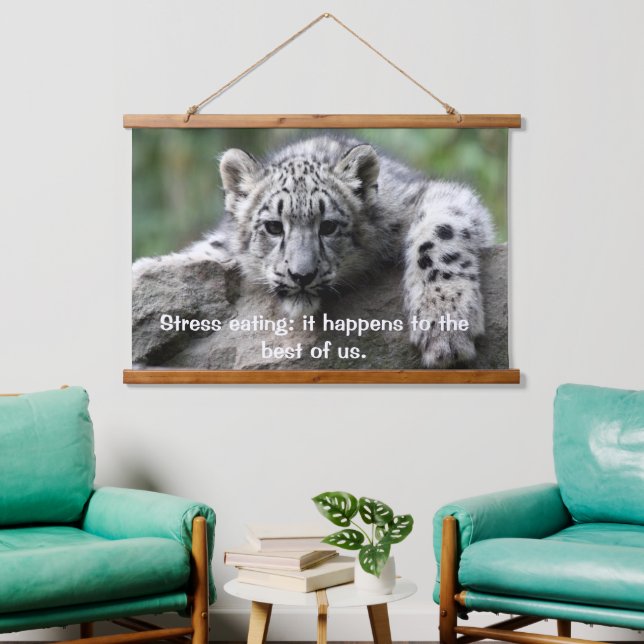 Leopard, der Sie von einem Felsgestein aus betrach Wandteppich Mit Holzrahmen (Wohnzimmer)