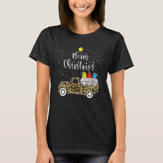 Leopard drei Gnomaden in Red Truck mit Merry Chris T-Shirt