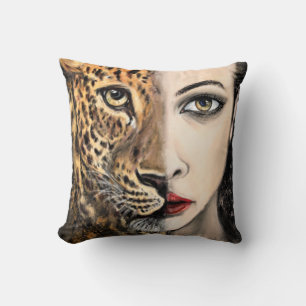 Leopard Girl Throw Kissen