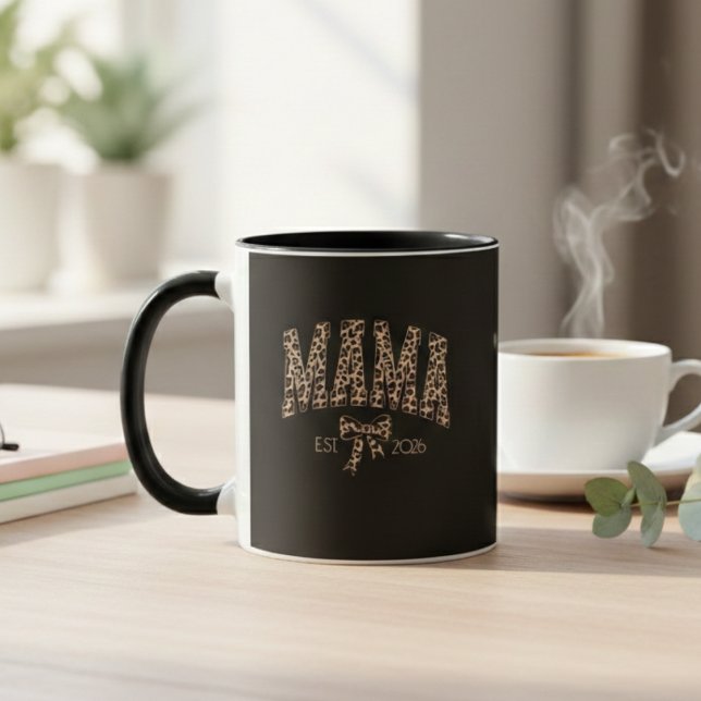Leopard Mama Varsity Motherhood Statement Art Tasse (Von Creator hochgeladen)