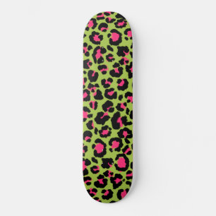 Leopard Muster in Raspberry auf Lime Green Skateboard