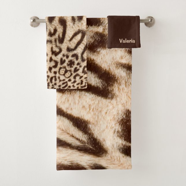 Leopard-Pelzdesign mit Namen Badhandtuch Set (Insitu)