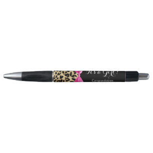 Leopard-Pink beugt sein eine Kugelschreiber