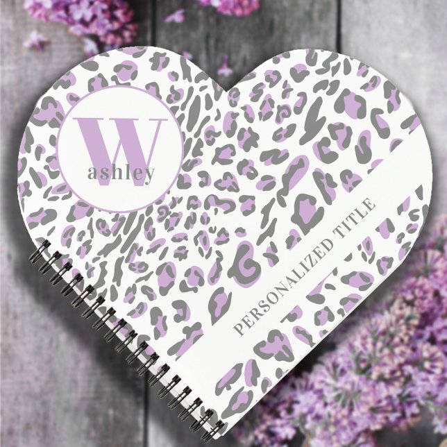 Leopard Print Lilac Grey Monogrammed Heart Shaped Notizbuch (Von Creator hochgeladen)