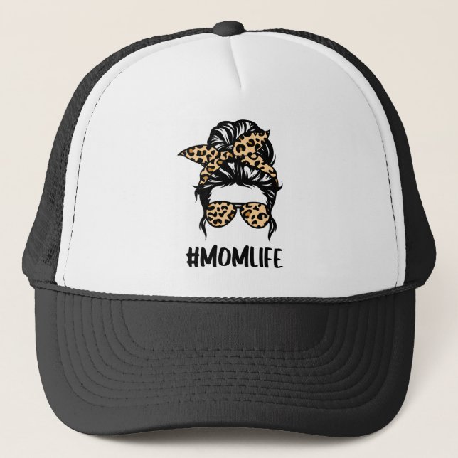 Leopard Print Mama Life Truckerkappe (Vorderseite)