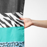 Leopard Print, Zebra Print, Animal Print, Blue Schal<br><div class="desc">Elegantes,  stilvolles und raffiniertes Leoparden- und Zebramuster in blauer Farbe. Modernes und trendiges Geschenk,  perfekt für den Liebhaber von Tierdrucken in Ihrem Leben.</div>