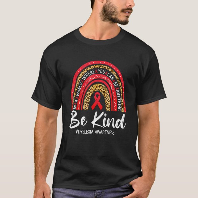 Leopard Rainbow Be Kind Red Ribbon Dyslexia Awaren T-Shirt (Vorderseite)