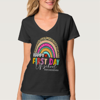 Leopard Rainbow Daycare Provider Willkommen zurück T-Shirt