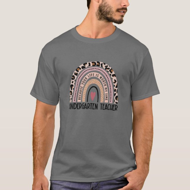 Leopard Rainbow Kindergarten Lehrer zurück T-Shirt (Vorderseite)