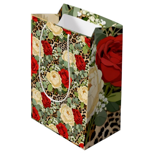Leopard & Red Rose Pattern - Chic Floral Animal Mittlere Geschenktüte (Rückseite Schrägansicht)