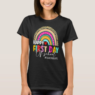 Leopard-RegenbogenlehrerInnen begrüßen zurück in S T-Shirt
