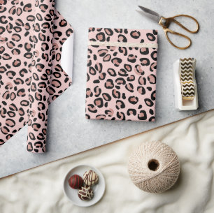 Leopard-Roségold-Tupfen auf zartem Blush-Rosa Geschenkpapier
