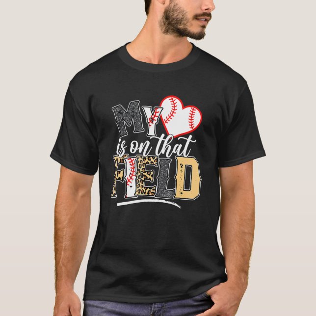 Leopard Softball Mom My Heart Is On That Field Bas T-Shirt (Vorderseite)
