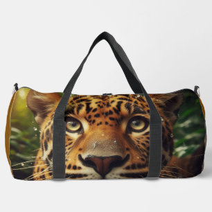 Leopard Stares beim Wasserlappen im Dschungel Duffle Bag