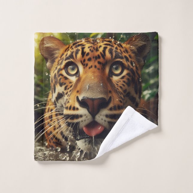 Leopard Stares beim Wasserlappen im Dschungel Waschlappen (Waschlappen)