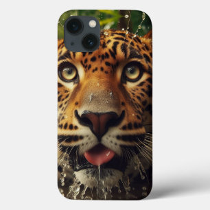 Leopard starrt beim Wassertrinken im Dschungel  Case-Mate iPhone Hülle