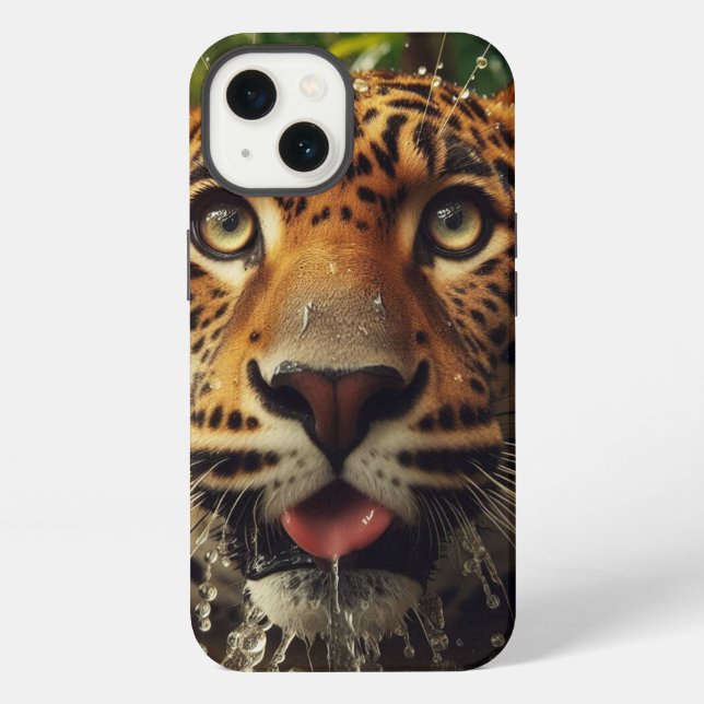 Leopard starrt beim Wassertrinken im Dschungel  iPhone Hülle (Rückseite)