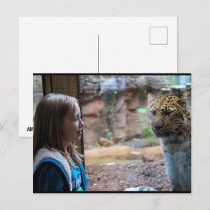 Leopard und Kinderporträt Postkarte