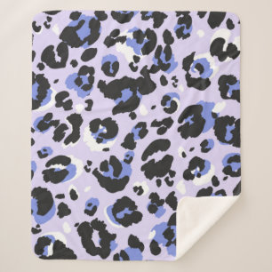 Leopardenmuster nahtlos. Lila Hautstruktur. Sherpadecke